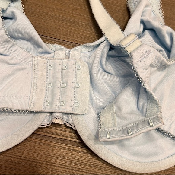 Wacoal 851211 Soft Embrace Underwire Bra - Picture 6 of 9